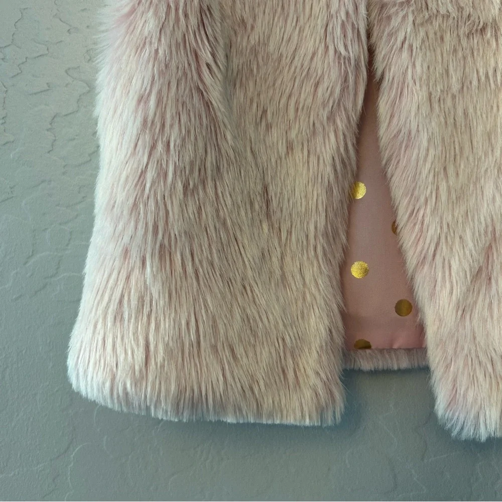 ⭐️Genuine Kids from Oshkosh light pink faux fur vest size 2t/3t